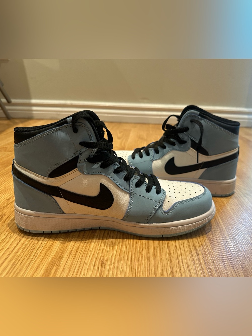 Nike Air Jordan 1 Retro High OG University Blue